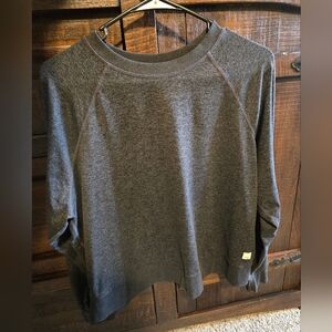 Vuori Womens long Sleeve Top